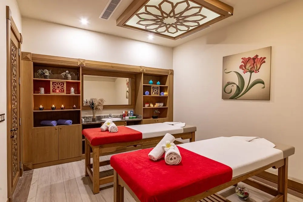 هتل گرند یازیجی کلاب توربان